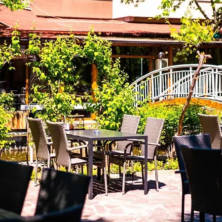Ezeroto Hotel 3*
