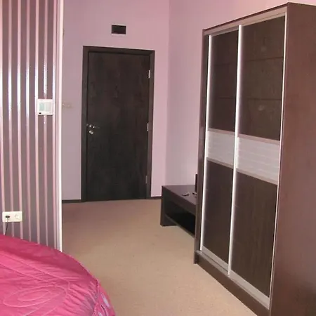 Ezeroto Hotel
