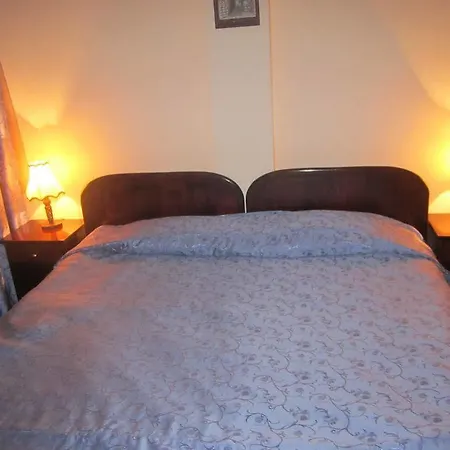 хотел езерото 3*