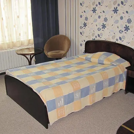 Ezeroto Hotel 3*