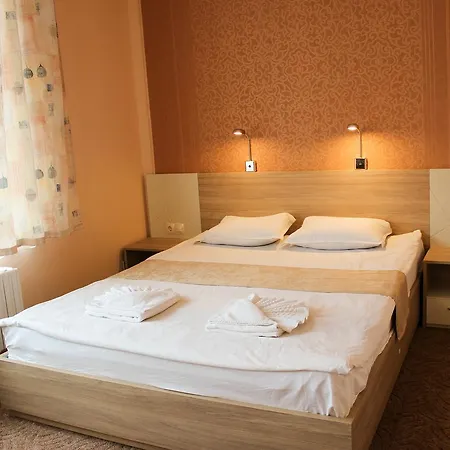 Ezeroto Hotel 3*