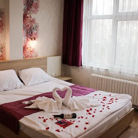 Hotel Ezeroto 3*